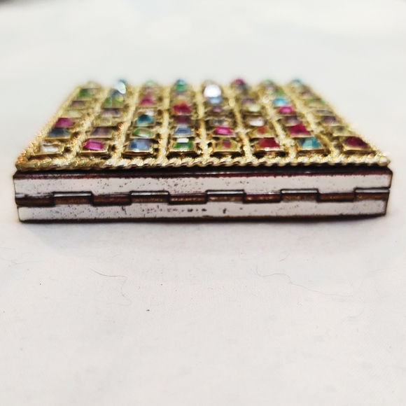 Vintage Gold Volupte Rhinestone Compact circa 1950's - Picture 7 of 10